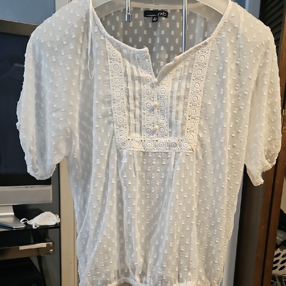RXB Tops - Xhilaration White Textured Blouse with Lace Details